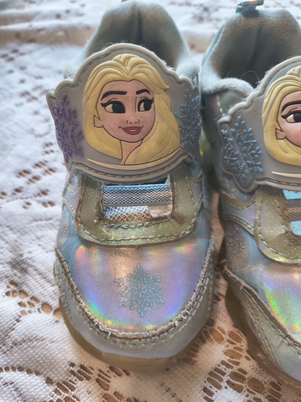 Light up Disney Frozen Elsa holographic blue sneakers size 8 toddler - Picture 4 of 10